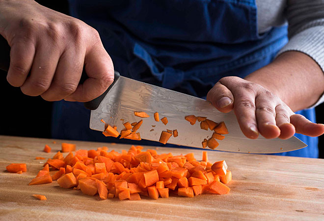 Как научиться резать ножом: мастер-класс от шеф-повара