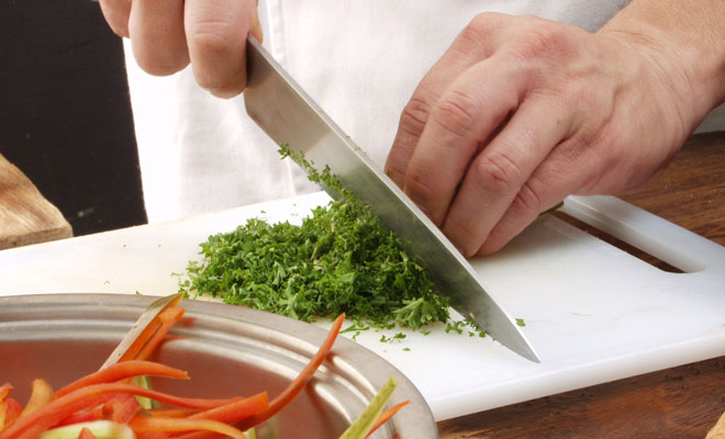 5 базовых навыков готовки, без которых не кухне нечего делать