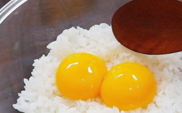 Стакан риса и 2 яйца: смешали и ужин готов уже через 5 минут