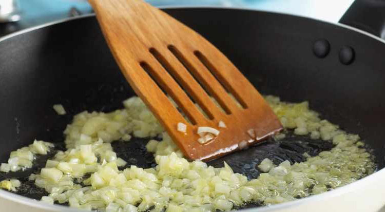 Соус-подливка ко всему: вкуснота из моркови и томатов