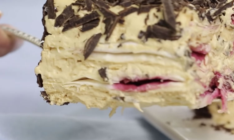 Торт без запекания: печенье, вишня и 15 минут