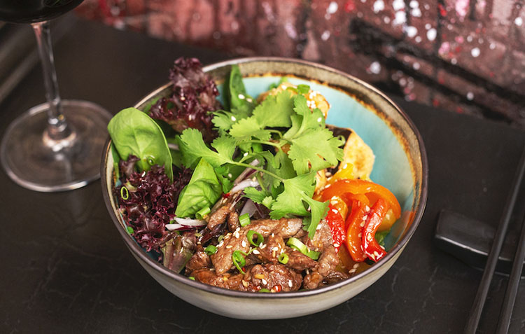 Салат с мясом вкуснее второго: рецепт подсмотрели у въетнамца