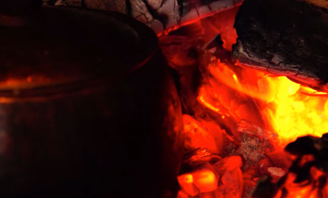 Берем самую большую картофелину и делаем вкуснейшее блюдо