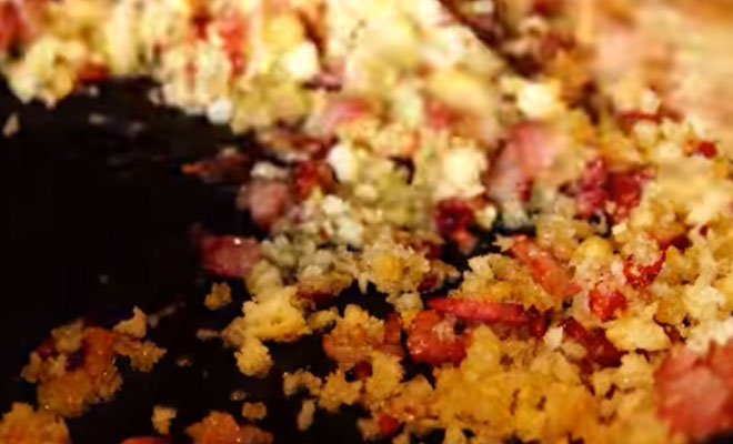 Берем самую большую картофелину и делаем вкуснейшее блюдо