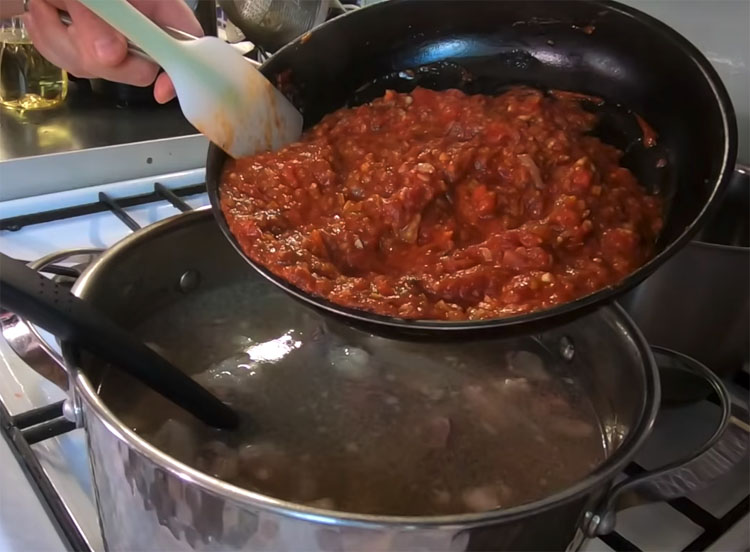 Харчо по-имеретински: варим сытный суп из риса и мяса