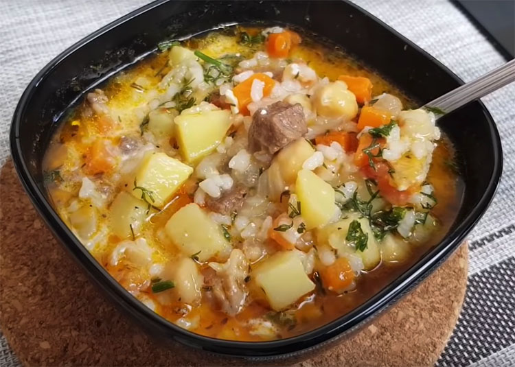 Варим суп с мясом 30 минут: ленивая еда сразу на 3 дня