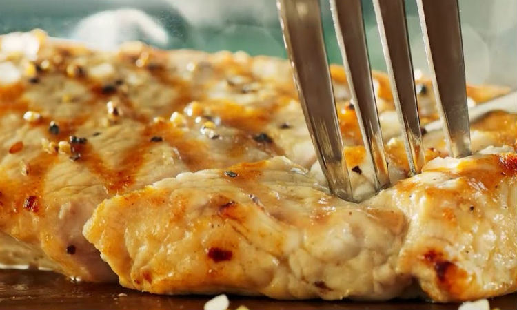 Стейк из индейки на замену курице: жарим за 3 минуты