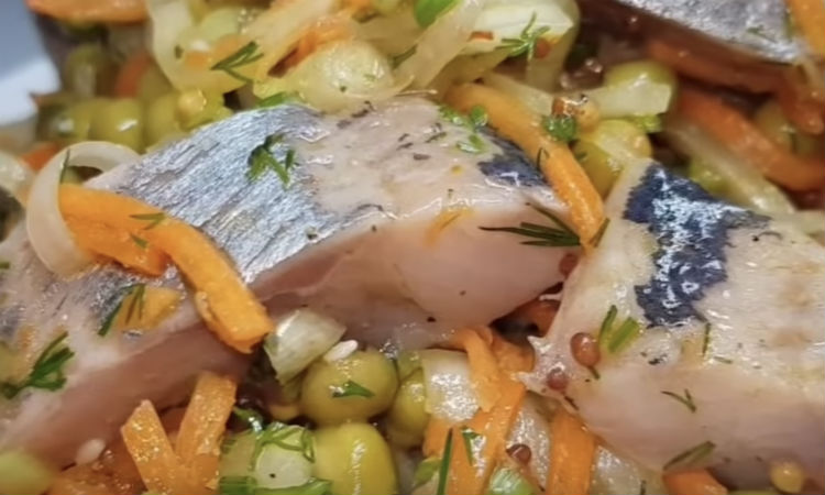 Смешиваем селедку с морковью: закуска разлетается моментально