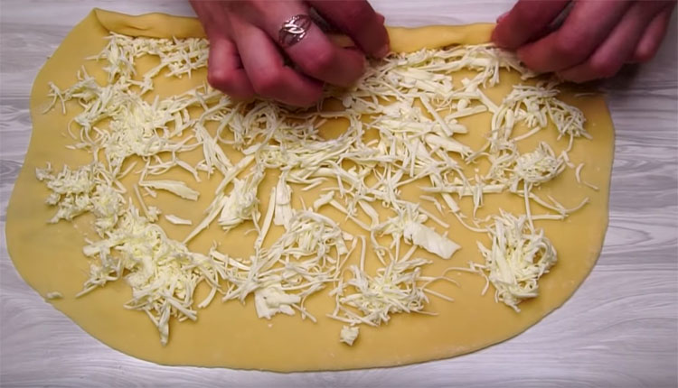 Начиняем галушки сыром и запускаем в бульон: начинка супа на замену лапше
