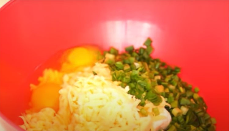 Минутная выпечка на кефире: режем лепешку с сыром кусками и заменяем хлеб