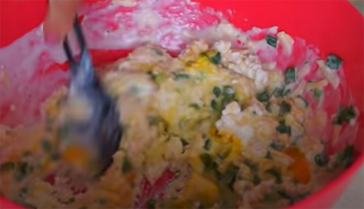 Минутная выпечка на кефире: режем лепешку с сыром кусками и заменяем хлеб