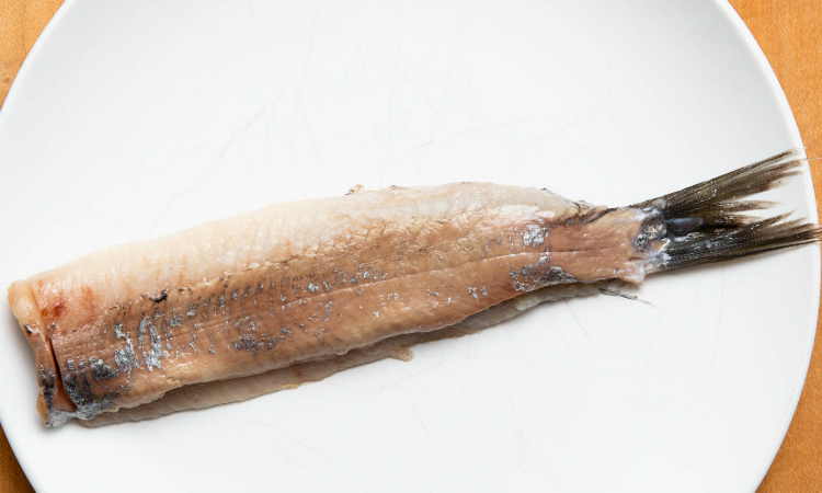 Маринуем селедку по совету голландского рыбака: рыба тает во рту
