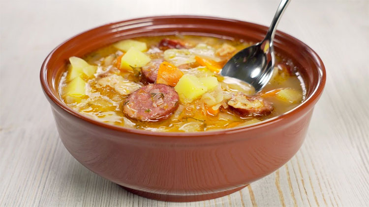 Капустняк из Польши: подаем суп и второе в одной тарелочке