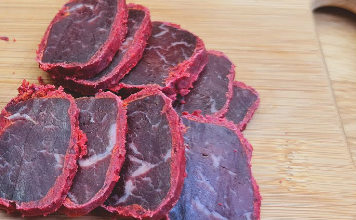 Вялим говядину в соли: деликатес вкуснее колбасы готовится сам по себе