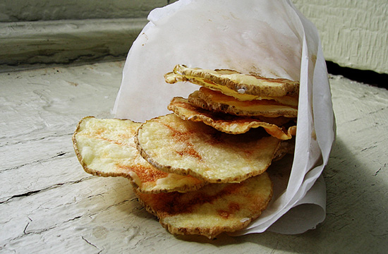 Домашние картофельные чипсы из микроволновки
