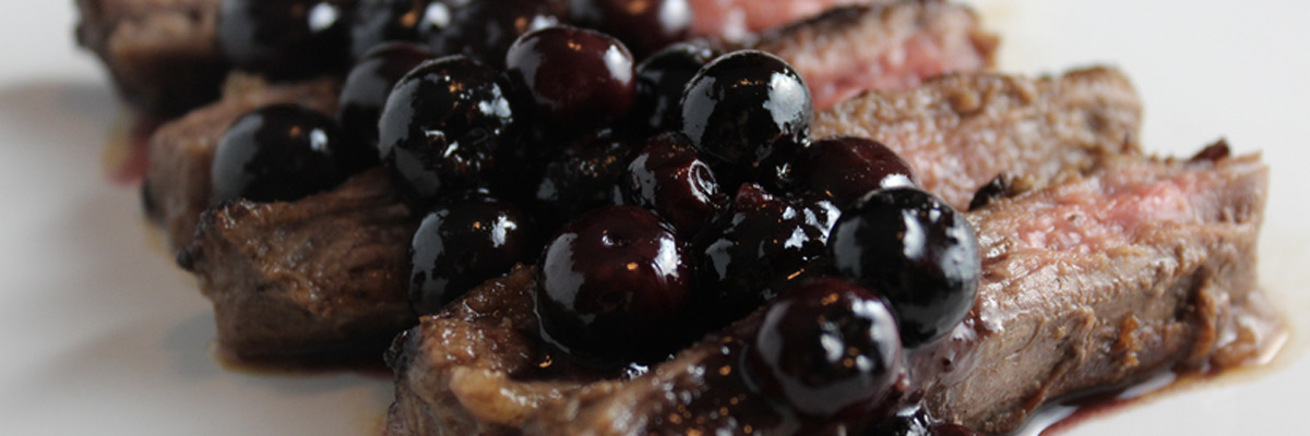 6 способов добавить ягоды в основные блюда