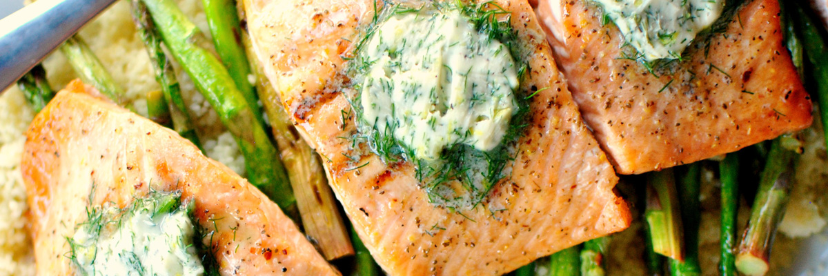 Пять способов прокачать вкус лосося на гриле