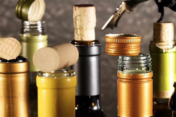 Корковые пробки против винтовых: какое же вино вкуснее?