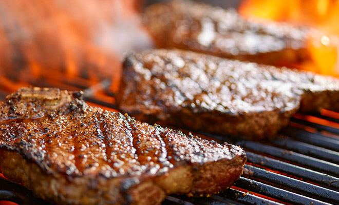 Пережаренное мясо: почему его нельзя есть