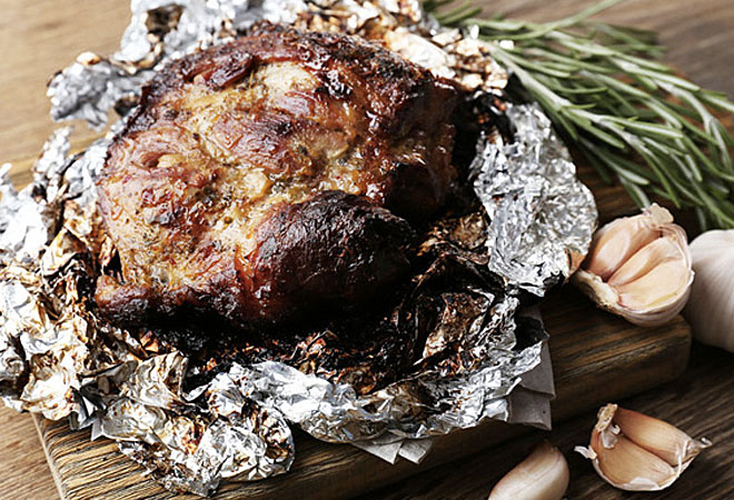 Баранина по-кипрски: огромный сочный кусок мяса