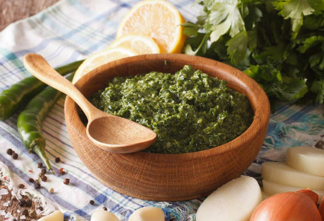 Секундные зеленые соусы, которые можно готовить только летом