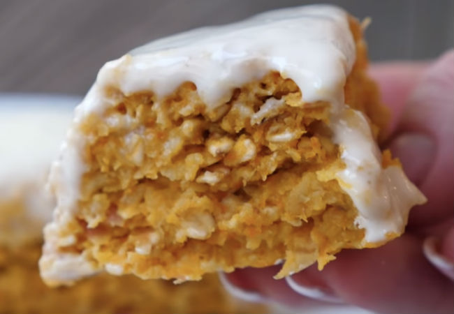 Овсянка в духовке: пирог в кружке за 5 минут