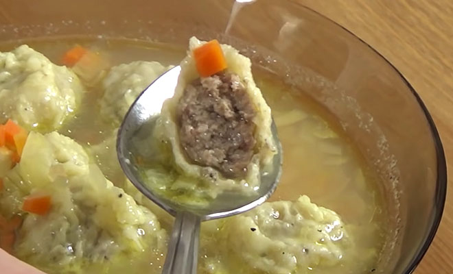 Ленивые пельмени: обваливаем в муке и варим