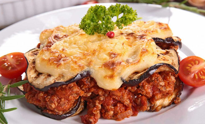 Запеканка по-гречески: берем все, что есть в холодильнике и делаем вкусноту