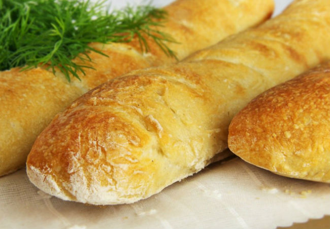 Настоящий багет на кухне: подсмотрели рецепт у пекаря из Франции