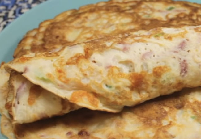 Обычные блины надоели: добавляем в тесто колбасу и сыр