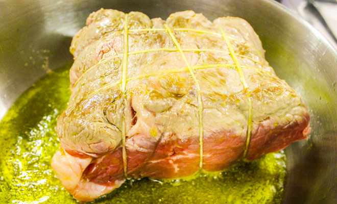 Ростбиф за 40 минут: запекаем килограмм мяса быстрее курицы