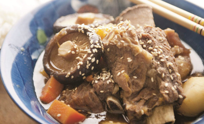 Семейные рецепты знаменитых поваров: делаем рагу, мясо и блинчики