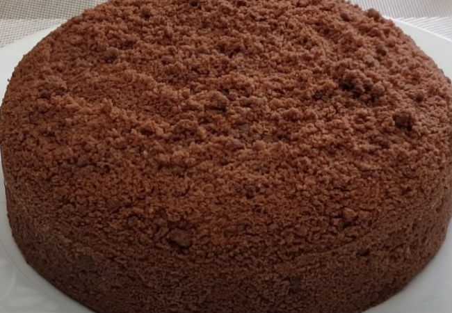 Торт без выпечки и теста: пускаем на крем 2 стакана сметаны и просто охлаждаем