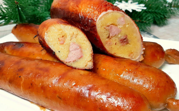 Картофельная колбаса на каждый день: смешиваем фарш и пюре в тонкой оболочке