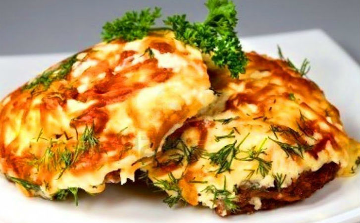Медвежья лапа: запекаем мясо в картофеле, кусок на всю тарелку