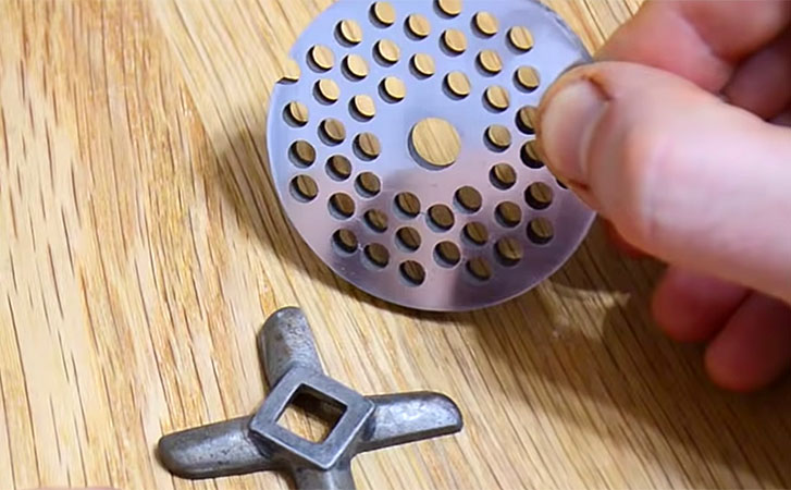 Заточка ножа мясорубки и чистка сетки: делаем сами без услуг сервисов ...