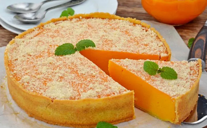 Пирог с тыквой на сковороде: мягкий, как домашний торт, но делать проще простого