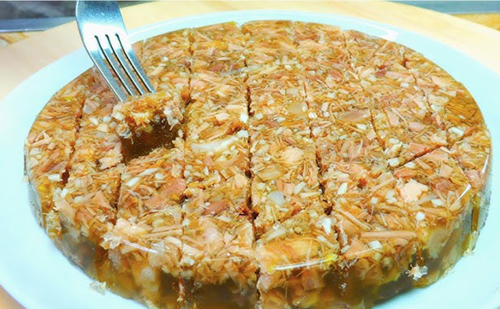 Холодец без желатина на двух видах мяса: правильный рецепт с прозрачным бульоном