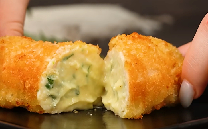 Рулетики из свиных отбивных с сыром. Рецепт в центре внимания на любом столе