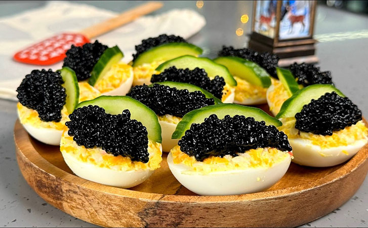 Яйца «Вкуснее не ели». Основа та же, но начинка такая, словно с черной икрой на вкус