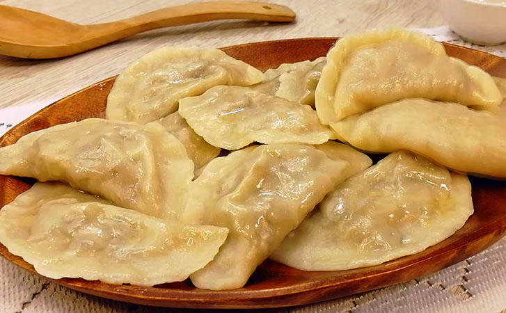 Чебуреники с грибами: крупнее вареников, вкуснее, а делать проще