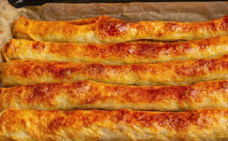 Размели со стола за 10 минут: печем домашние турецкие бореки 