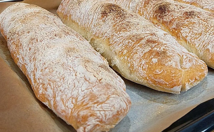 Хрустящая чиабатта как в Неаполе: тесто даже месить не надо