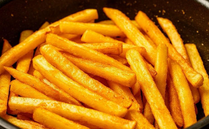 Поварской трюк с мукой делает картошку вкуснее. Золотистая корочка получится всегда