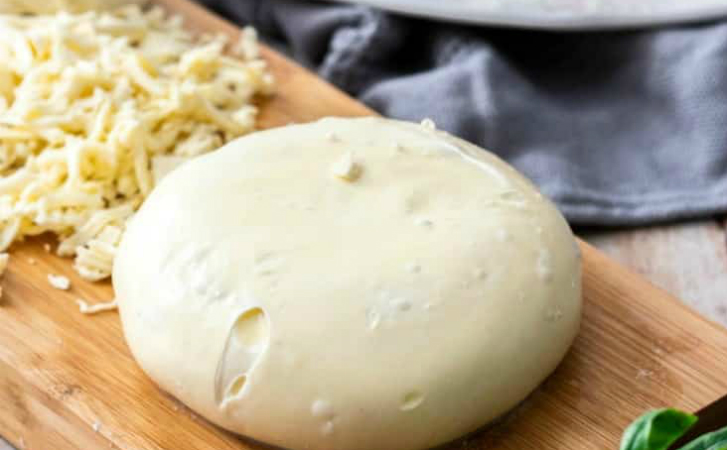Моцарелла из молока рецепт. Моцарелла Home Cheese. Сыр из моцареллы и сливок. Моцарелла из молока и уксуса. Моцарелла из творога в домашних