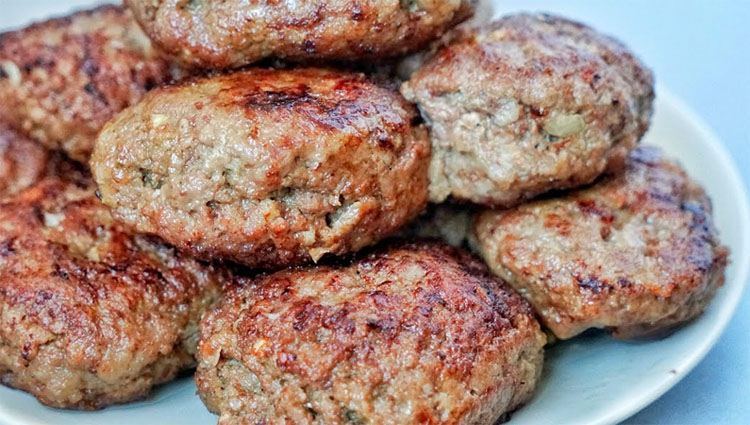 Взяли всего 500 грамм фарша и сделали сочные котлетки: на вкус чувствуется только мясо