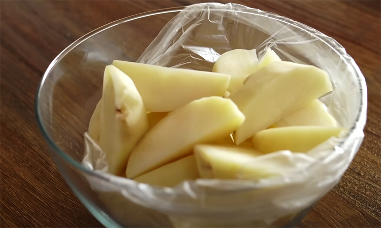 Идеальный хрустящий картофель по-деревенски с чесночным вкусом: внутри сочный, поджаристый снаружи Идеальный хрустящий картофель по-деревенски с чесночным вкусом: внутри сочный, поджаристый снаружи